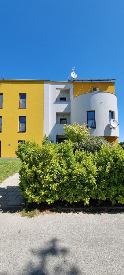 Oaza Klara Apartment Карловац Екстериор снимка