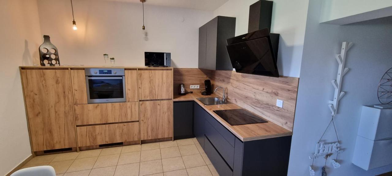 Oaza Klara Apartment Карловац Екстериор снимка
