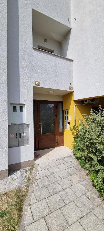 Oaza Klara Apartment Карловац Екстериор снимка